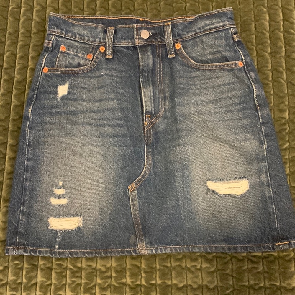 Levi’s mini skirt